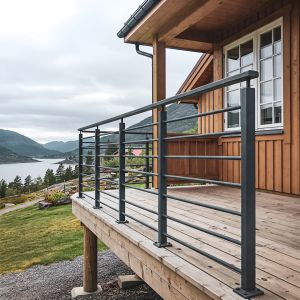 Jaka balustrada do domu będzie najlepsza? Przegląd materiałów, stylów i kosztów