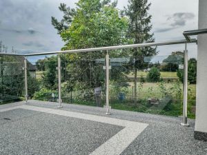 Balustrada na taras – rodzaje, ceny i montaż | Poradnik 2026