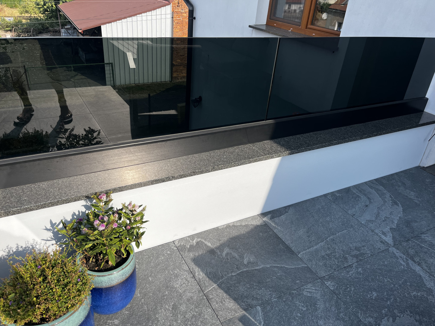 balustarda całoszklana na listwie czarnej