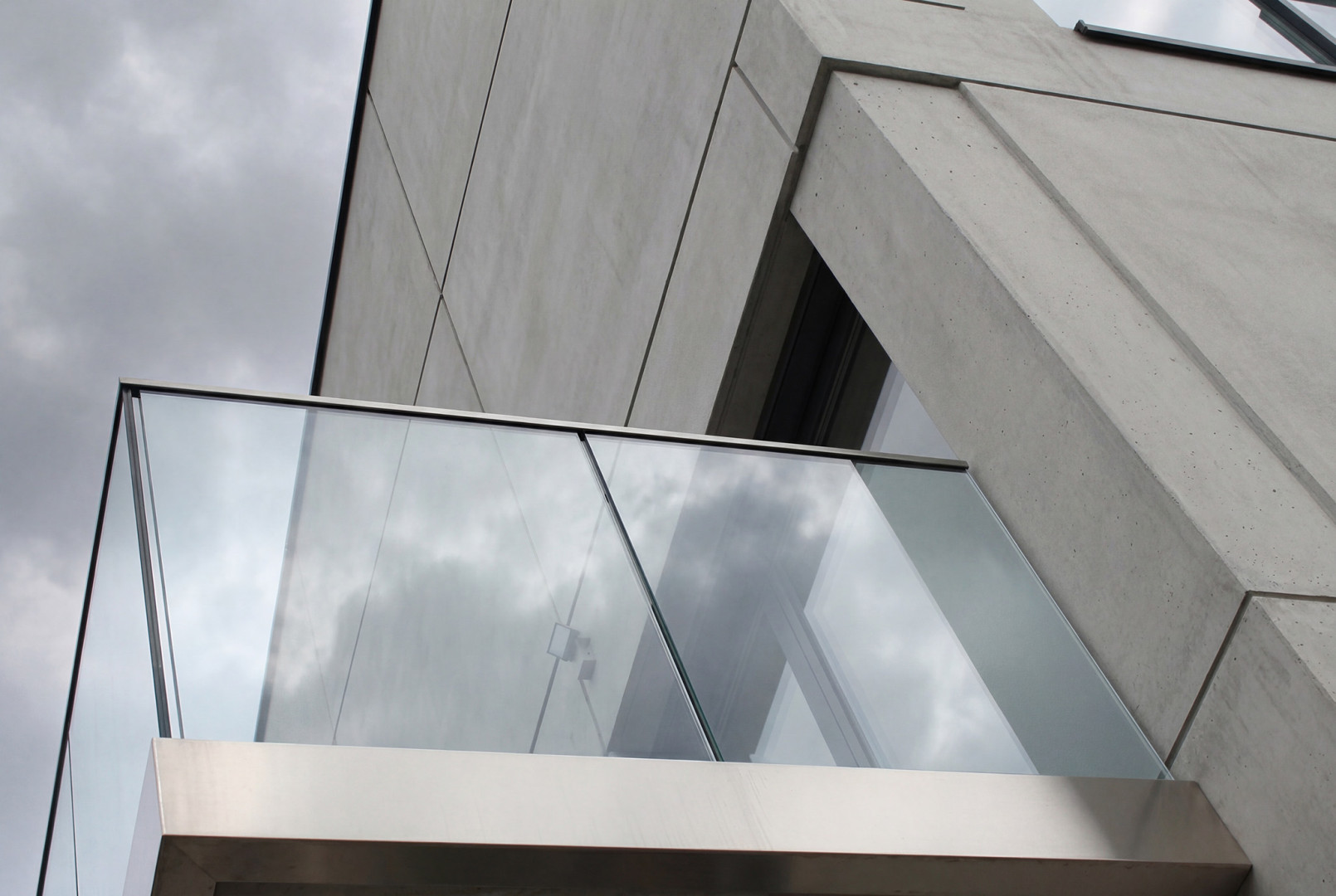 balustarda szklana na listwie aluminiowej ub szlifowana balustarda szklana na listwie aluminiowej ub szlifowana