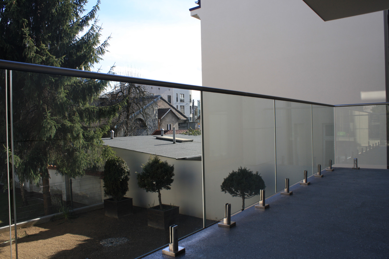 balustrada całoszklana na spigotach