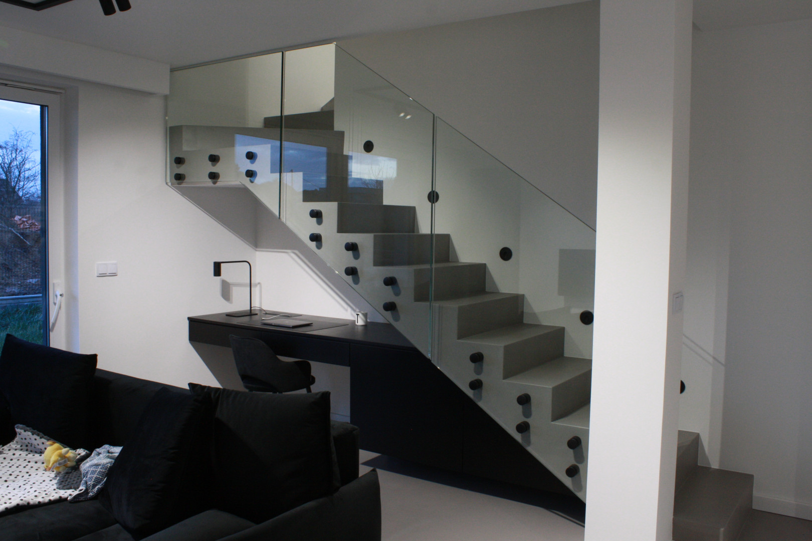 balustrada szklana schodowa na rotulach - realizacja Zielonki