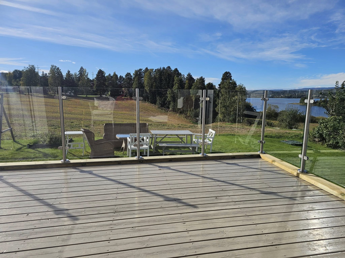 balustrada szklana na balkon szkło bezbarwne