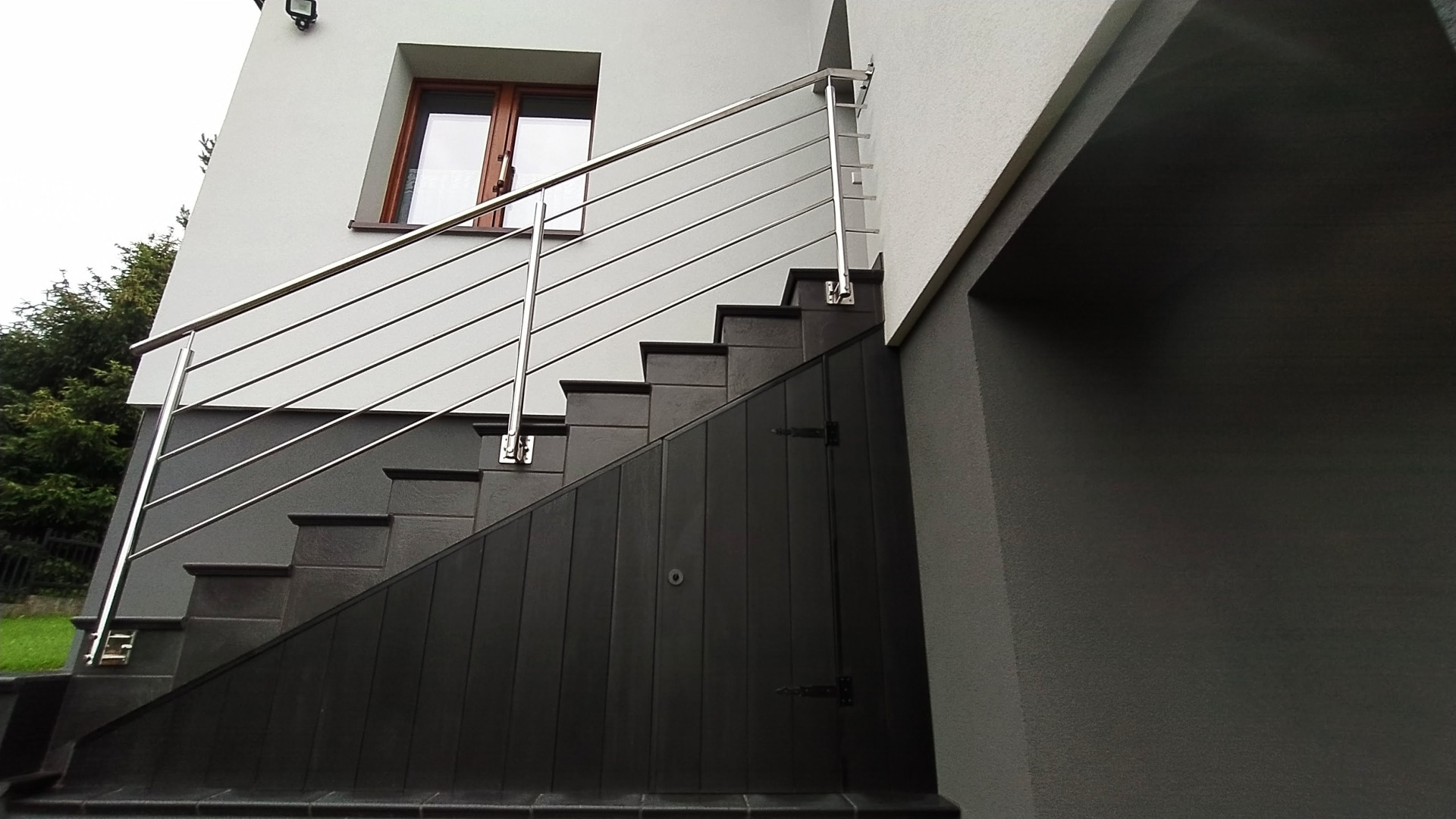 balustrada nierdzewna schodowa zewnętrzna